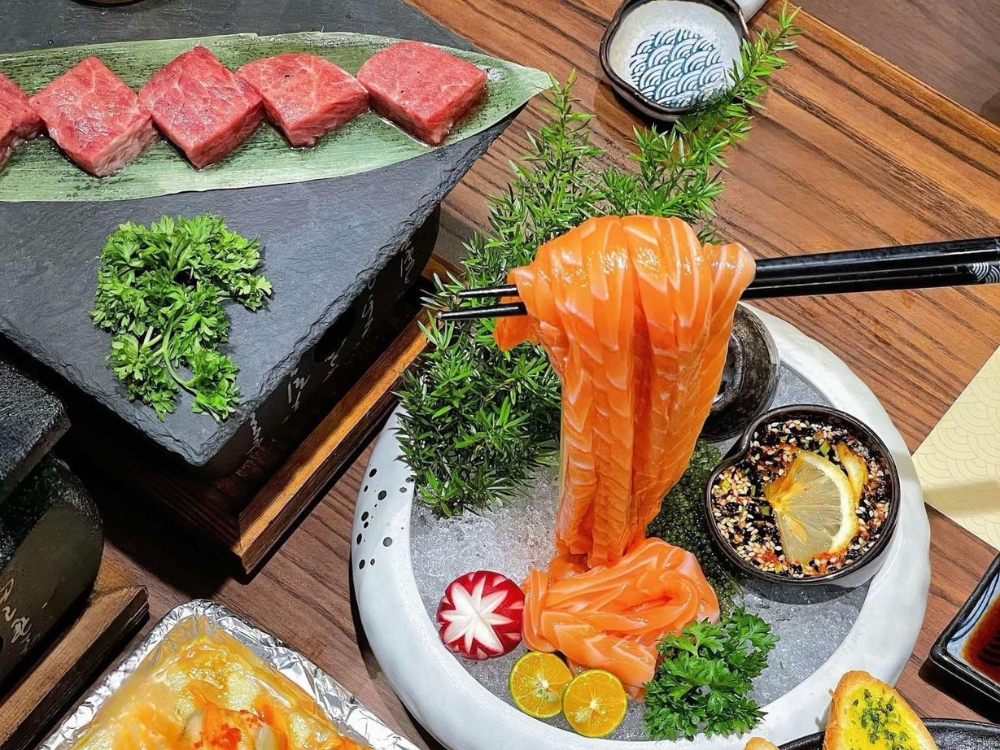 Đôi nét về nhà hàng (Khong gian & Menu)